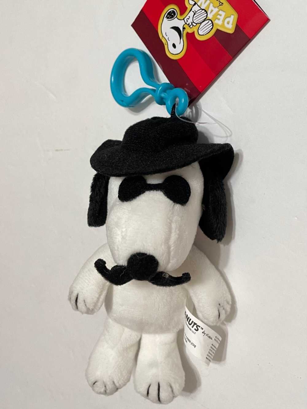 Peanuts snoopy 5” plush with black hat backpack clip,New !